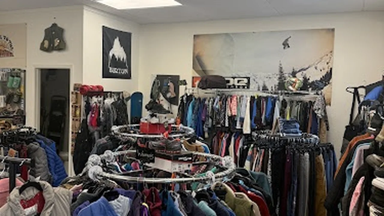 Consignment store in Palmer, Alaska: Hatcher Pass Trading Post