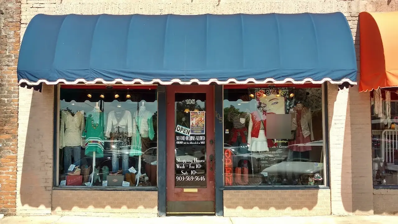 Consignment store in Mineola, Texas: Haute Stuff Boutique