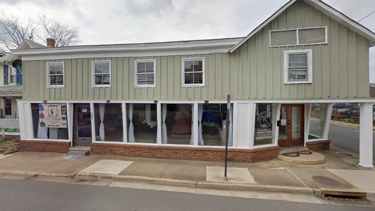 Consignment store in Culpeper, Virginia: Haute to Trot