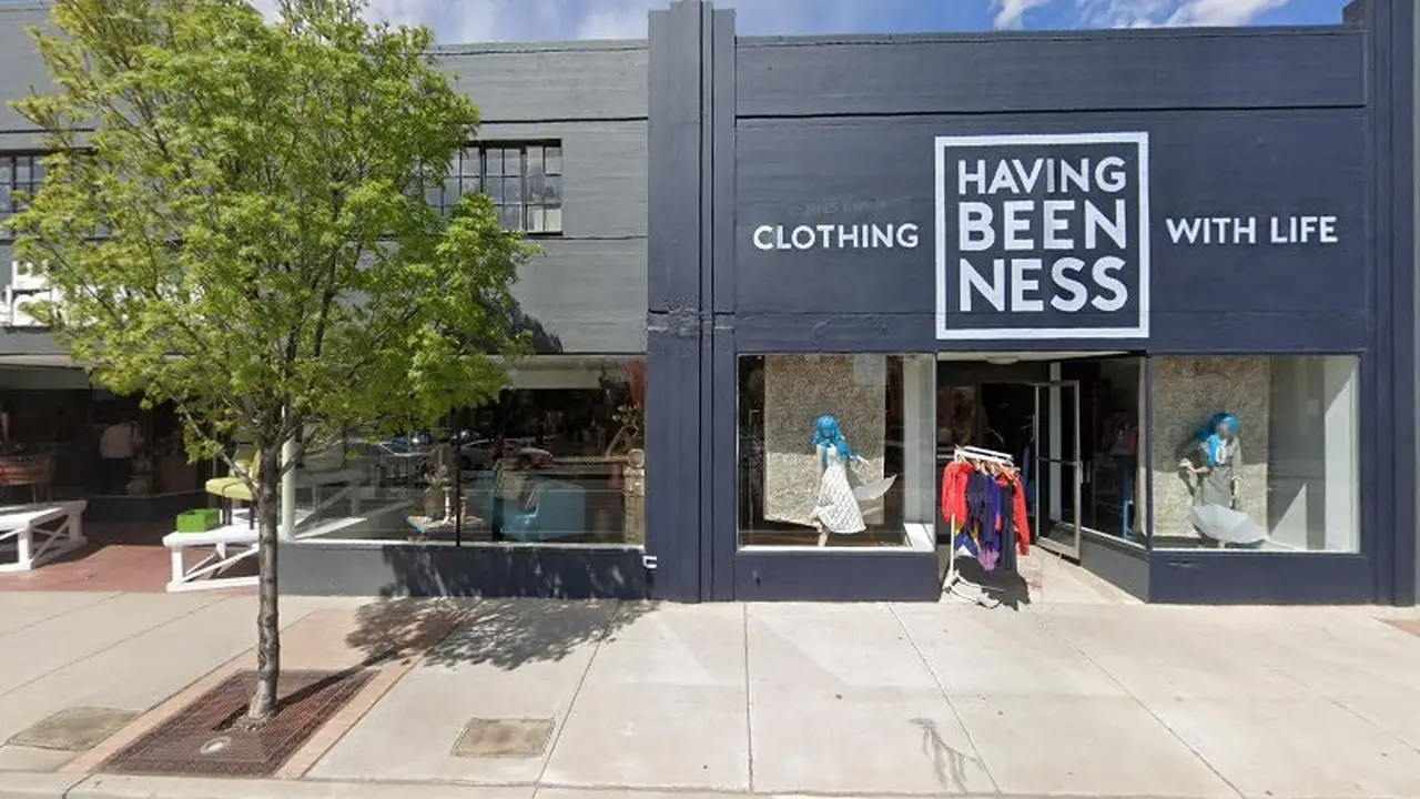 Consignment store in St. George, Utah: Having Been Ness