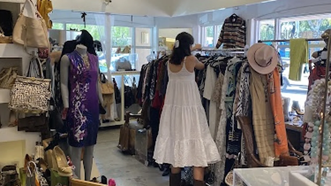 Consignment store in Laguna Beach, California: Havoc Fashions