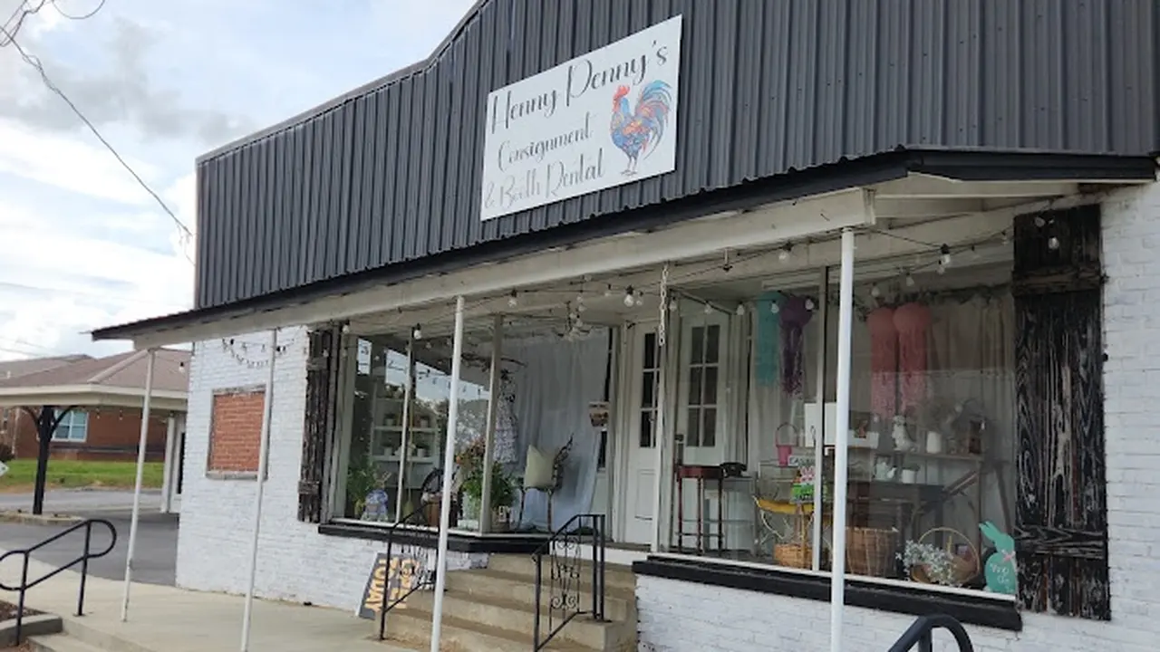 Consignment store in Crossville, Alabama: Henny Penny's Consignment & Booth Rental