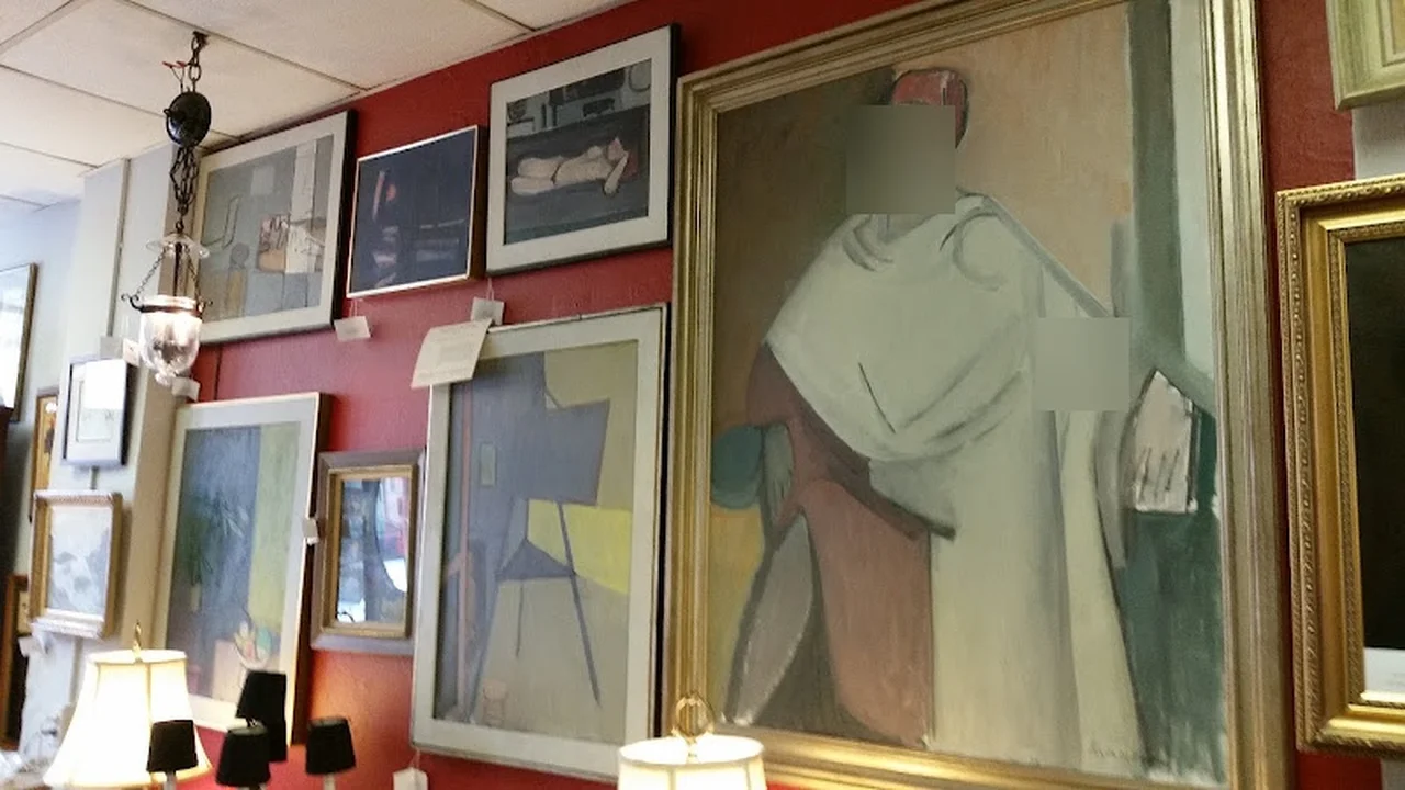 Consignment store in Frederick, Maryland: Heritage Interiors