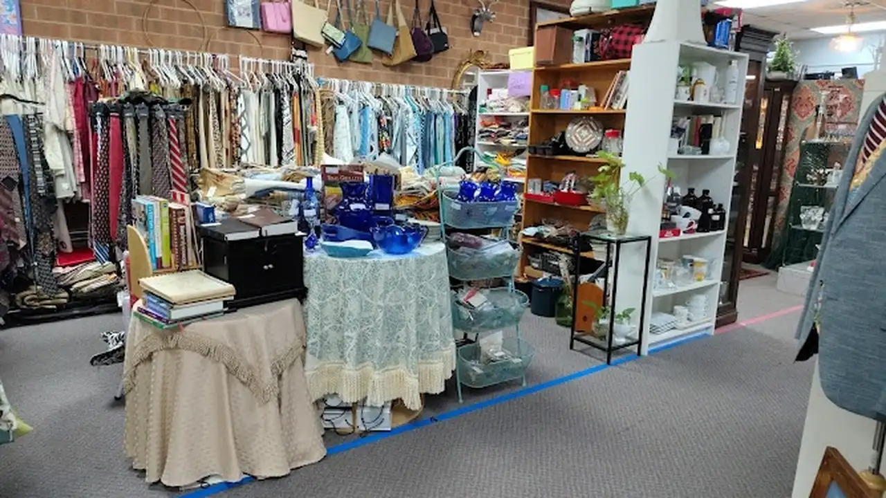Consignment store in Charlotte, North Carolina: Hidden Treasures
