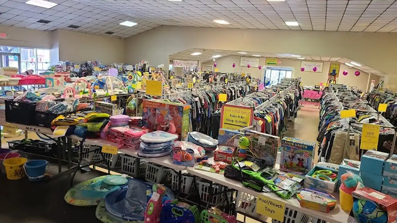 Consignment store in Brooksville, Florida: HIppo Events