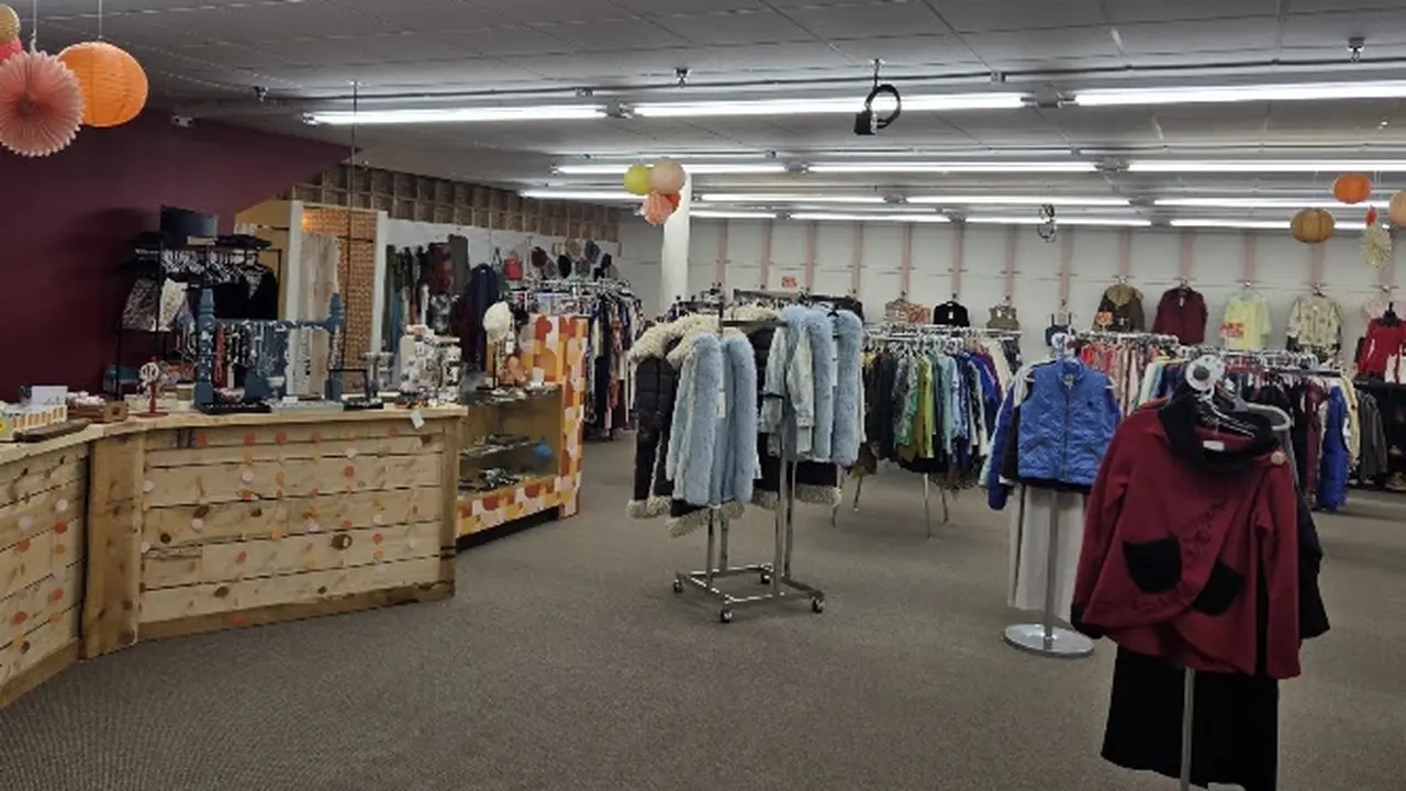 Consignment store in Sheridan, Wyoming: Hollyhock Swap Consignment Boutique