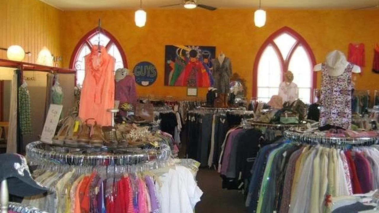 Consignment store in Minturn, Colorado: Holy Toledo