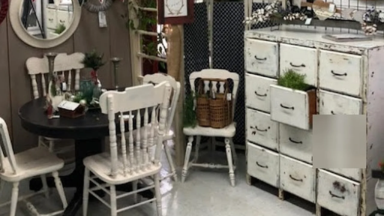 Consignment store in Charleston, Illinois: Home Again Consignment Shop