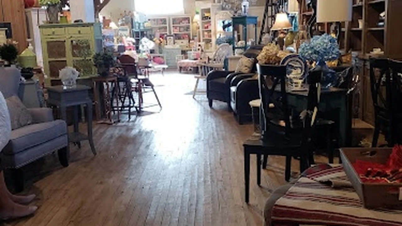 Consignment store in Midvale, Utah: Home Again