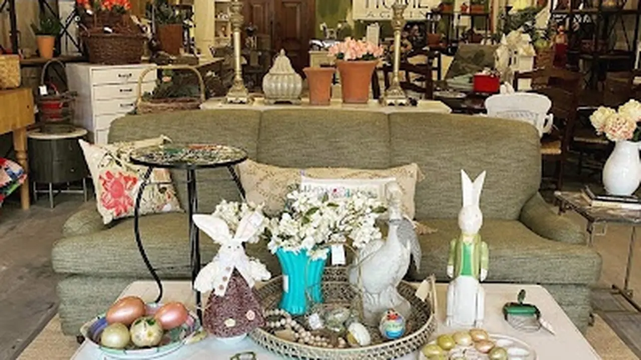 Consignment store in Millcreek, Utah: Home Again