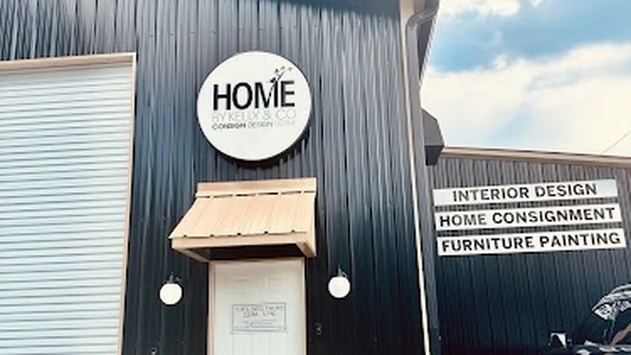 Consignment store in Greenwood, South Carolina: Home By Kelly and Co