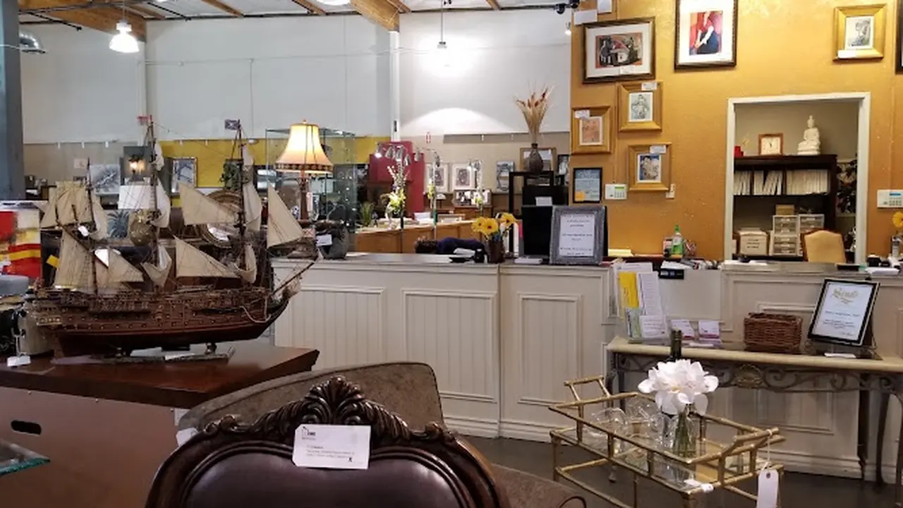 Consignment store in Folsom, California: Home Consignment Center