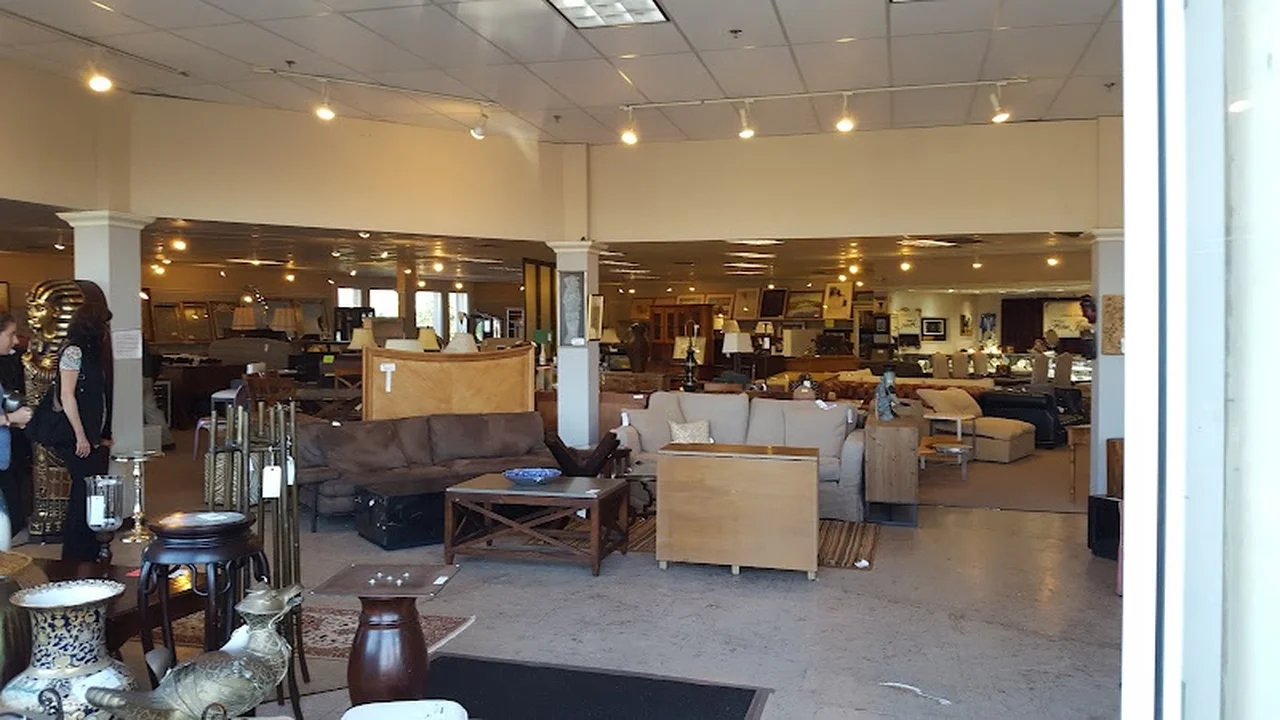Consignment store in San Rafael, California: Home Consignment Center