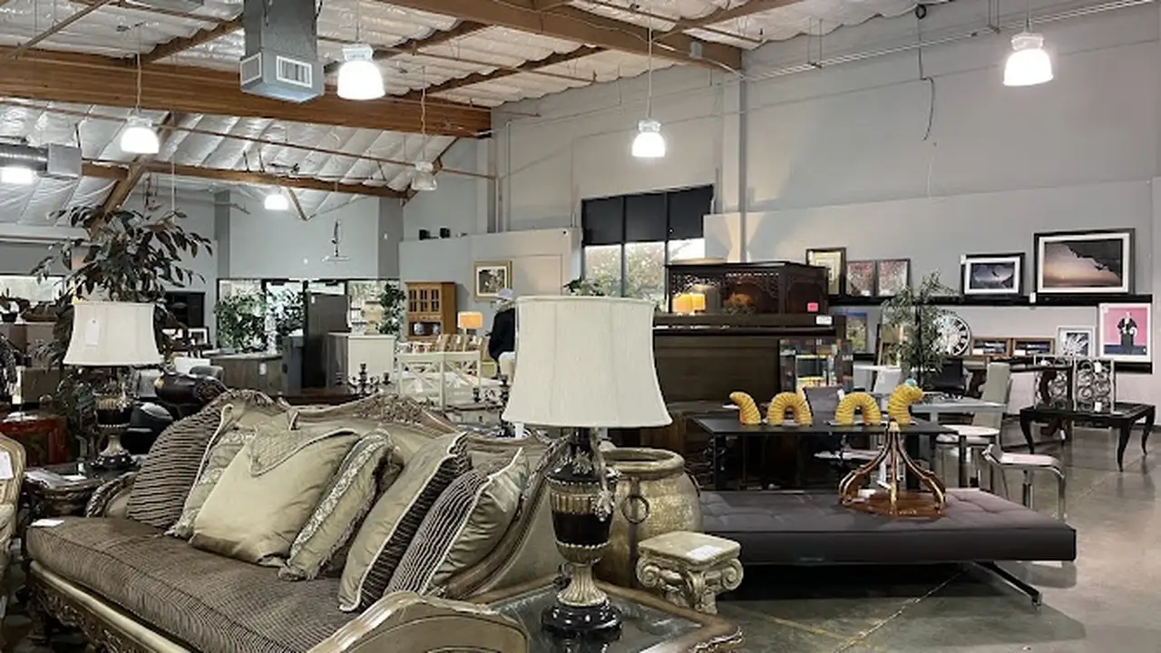 Consignment store in San Carlos, California: Home Consignment Center