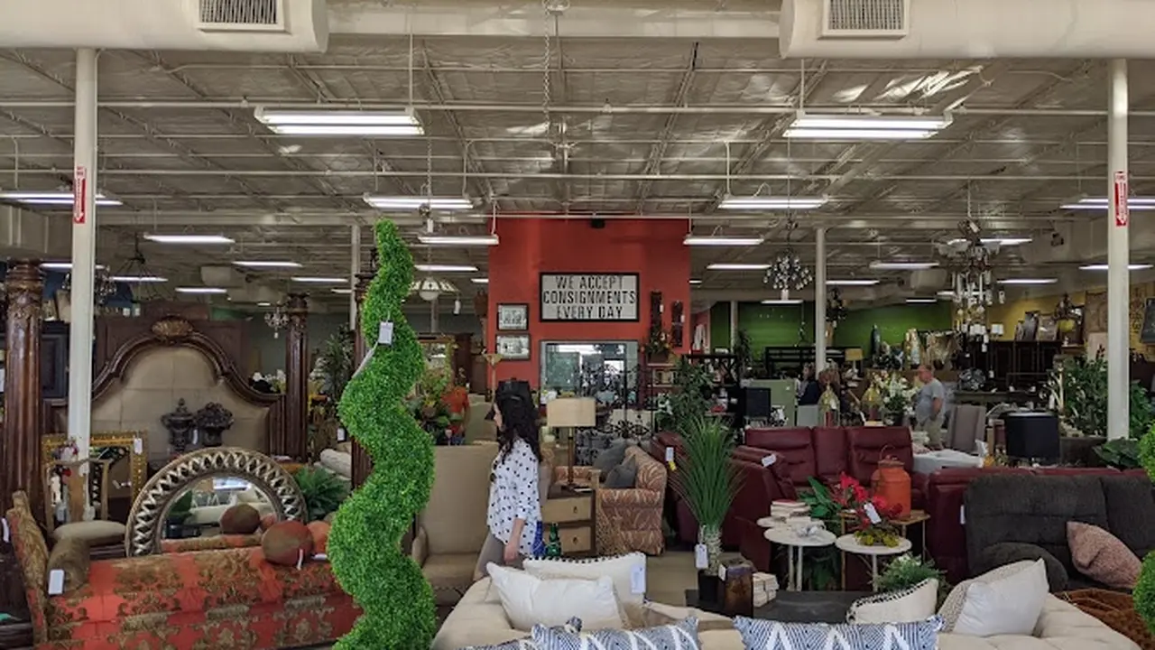 Consignment store in Conroe, Texas: Home Consignment Center