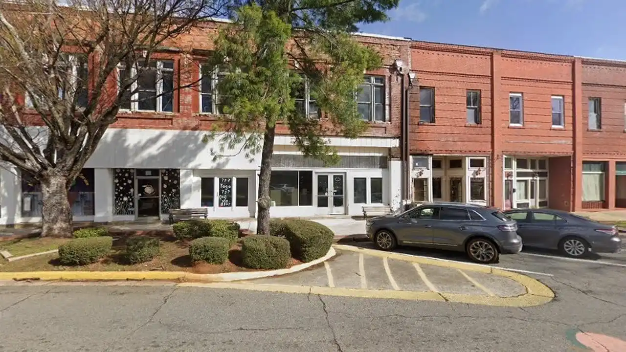 Consignment store in Fort Valley, Georgia: Home Design on Consign