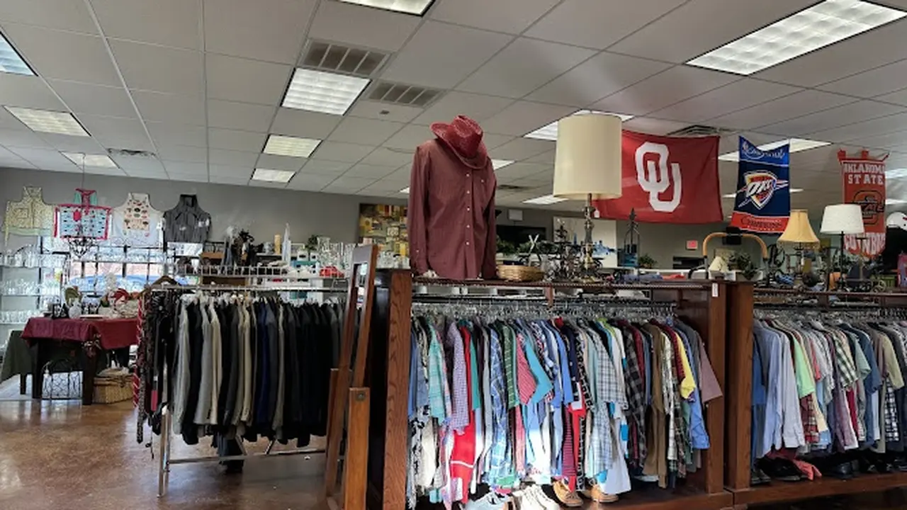 Consignment store in Edmond, Oklahoma: HOPEfully Yours