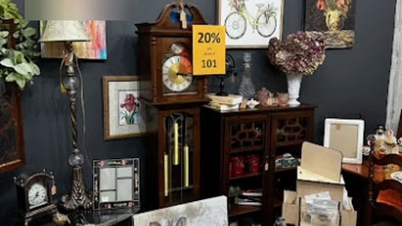 Consignment store in Blairsville, Georgia: Hot Rod Pickers