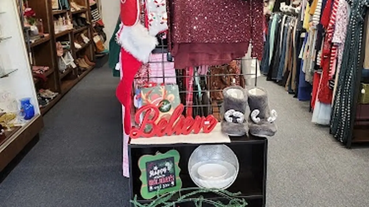 Consignment store in Carrington, North Dakota: Humble Pearl