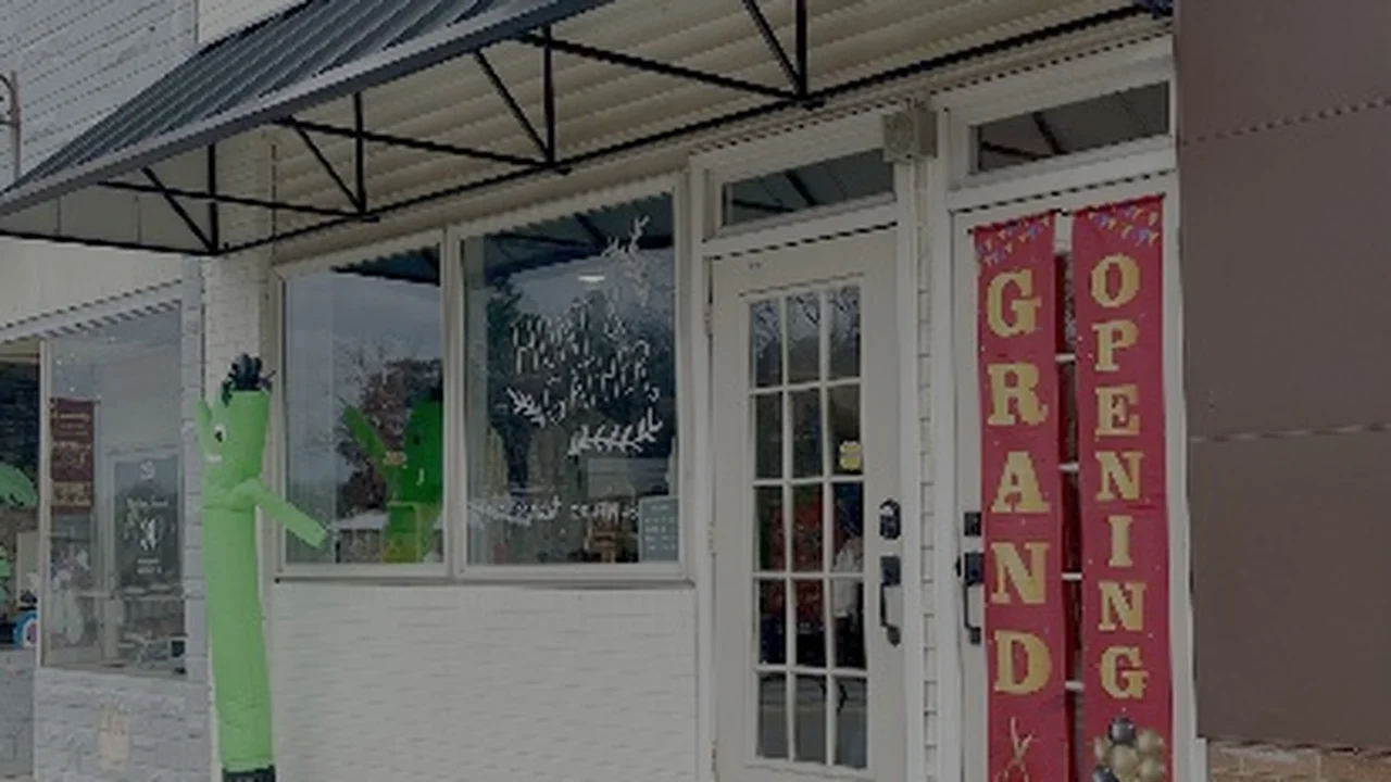 Consignment store in Sparta, Tennessee: Hunt & Gather