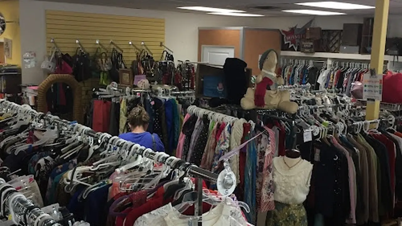 Consignment store in Hyde Park, New York: Hyde Park Consignments