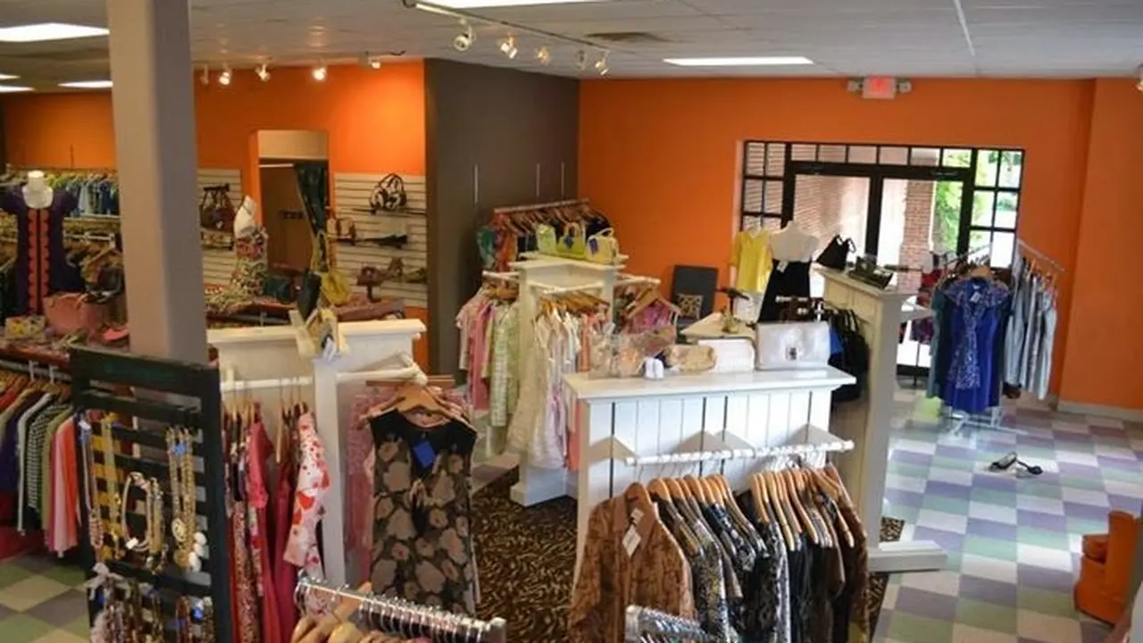 Consignment store in Richmond, Virginia: Indigo Avenue Clothes