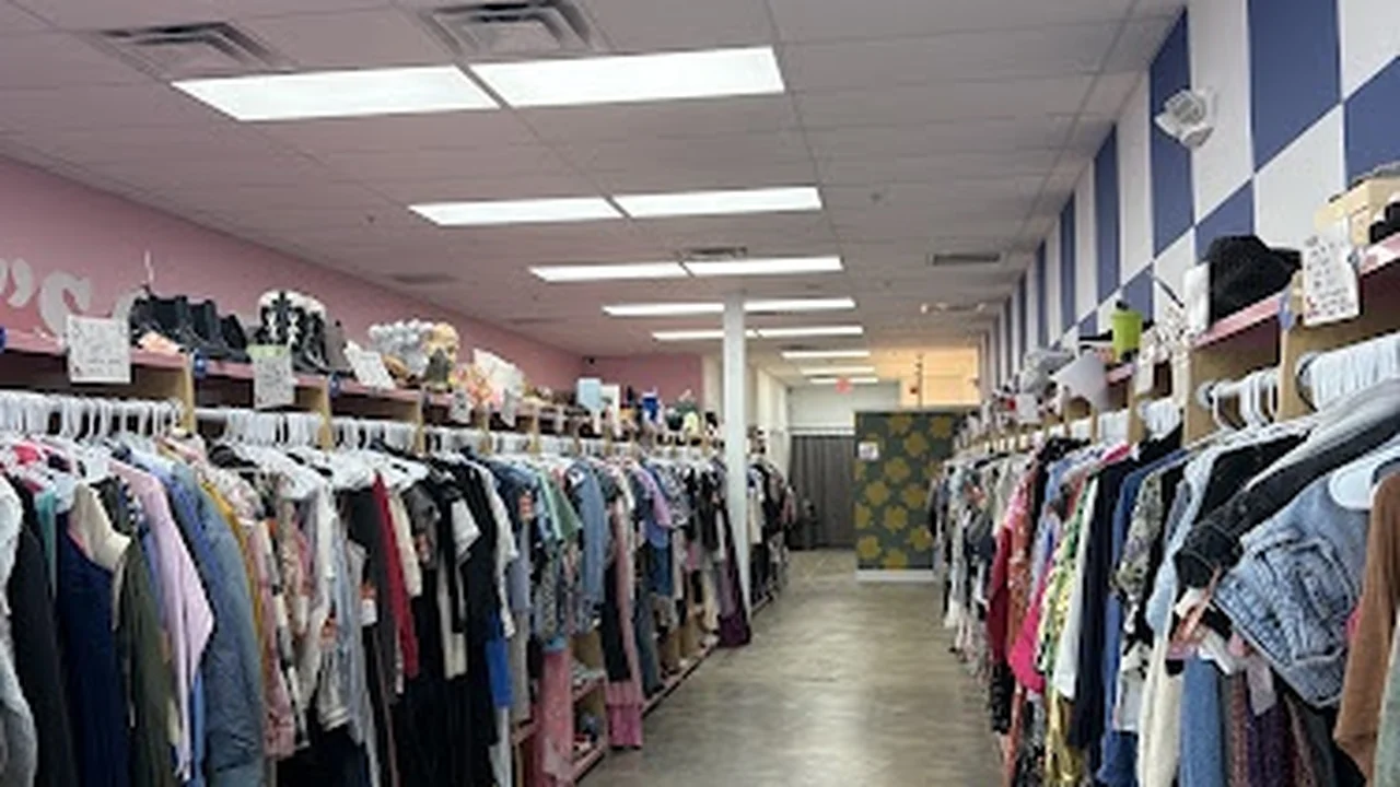 Consignment store in Beverly, Massachusetts: Indy Clover Beverly