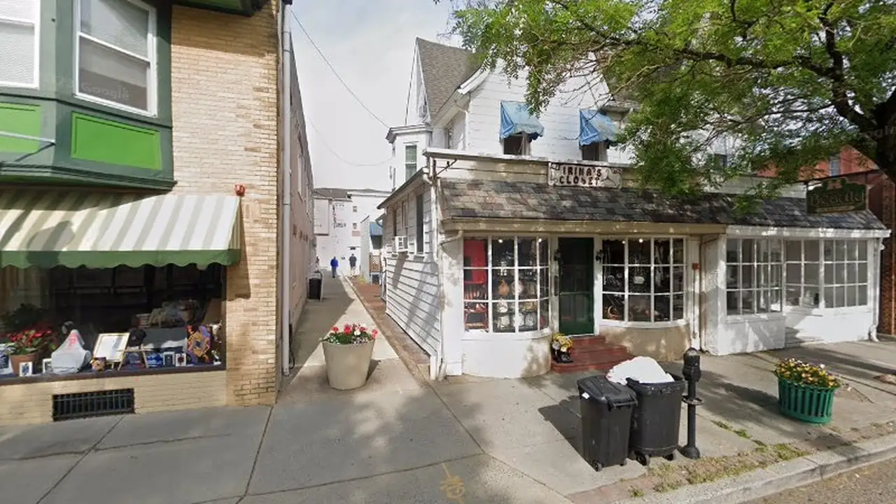 Consignment store in Merchantville, New Jersey: Irina's Closet