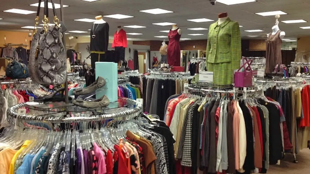 Consignment store in Midlothian, Virginia: It's Chic Again! Upscale Consignment