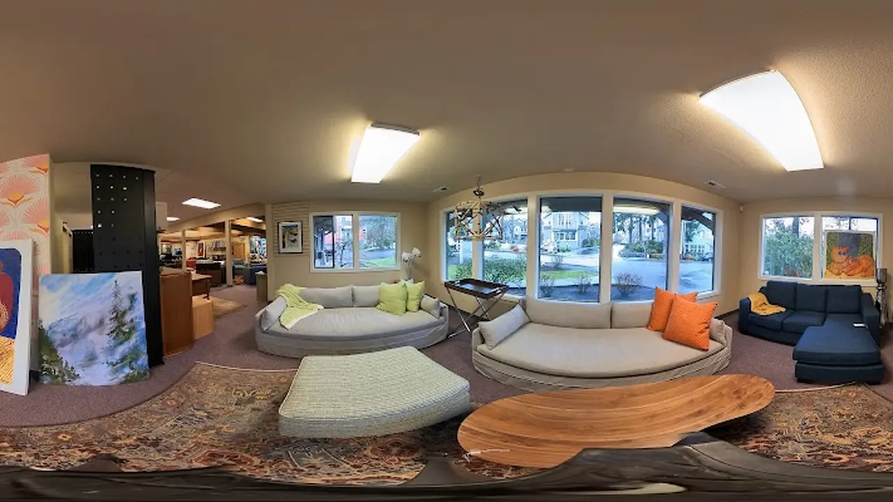 Consignment store in Bainbridge Island, Washington: It's New To You