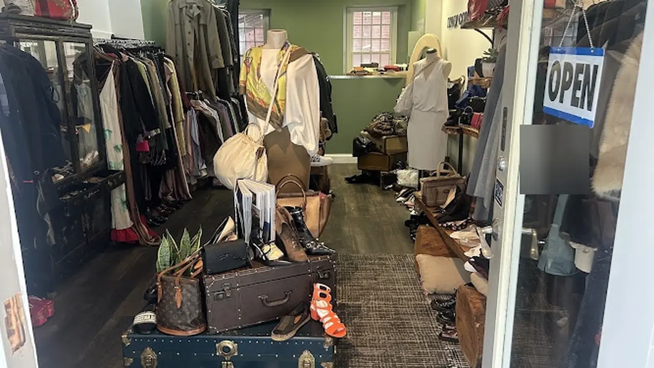 Consignment store in Providence, Rhode Island: Italy consignment