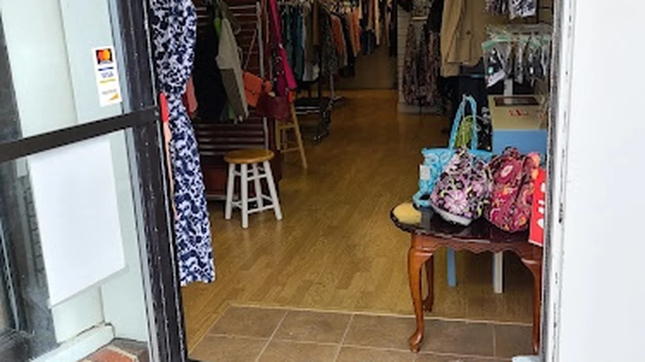 Consignment store in North Andover, Massachusetts: Jane On A Budget
