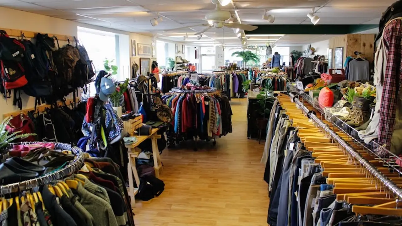 Consignment store in Rochester, Minnesota: Janky Gear