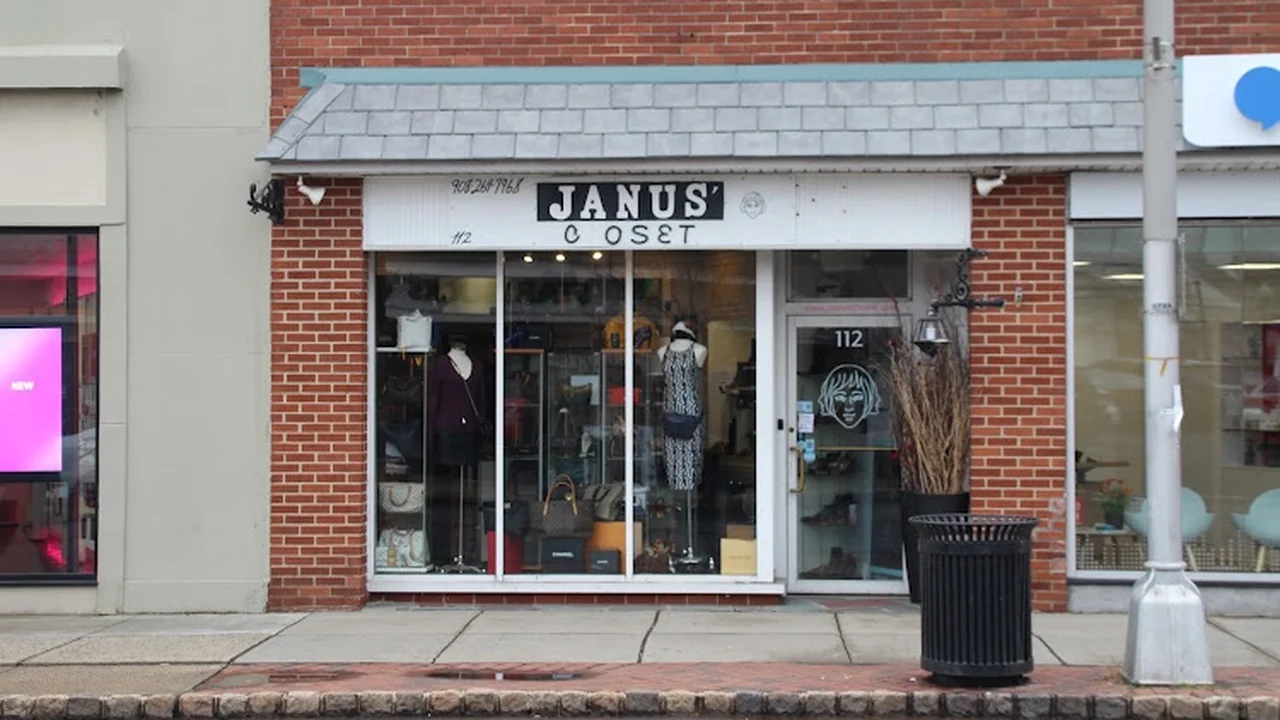 Consignment store in Springfield, New Jersey: Janus' Closet appointment required