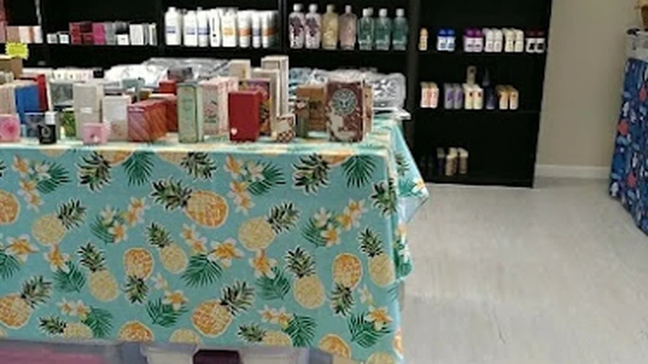 Consignment store in Cowarts, Alabama: Jen's Place