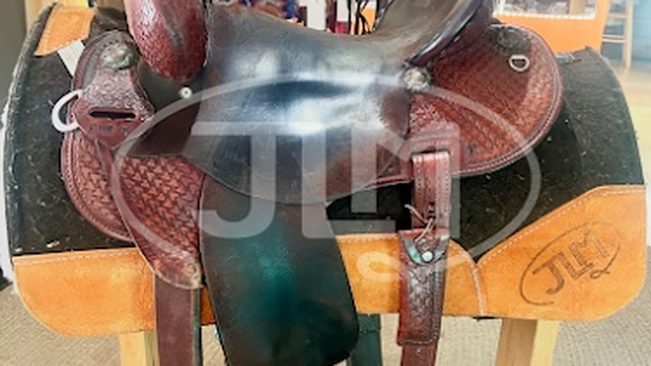Consignment store in Wickenburg, Arizona: JLM The Store