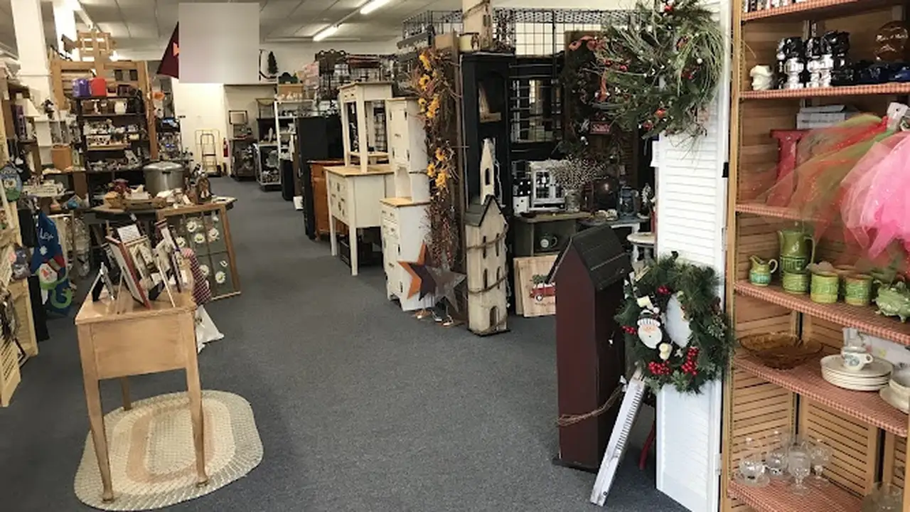 Consignment store in Wytheville, Virginia: Jo Jo's Attic