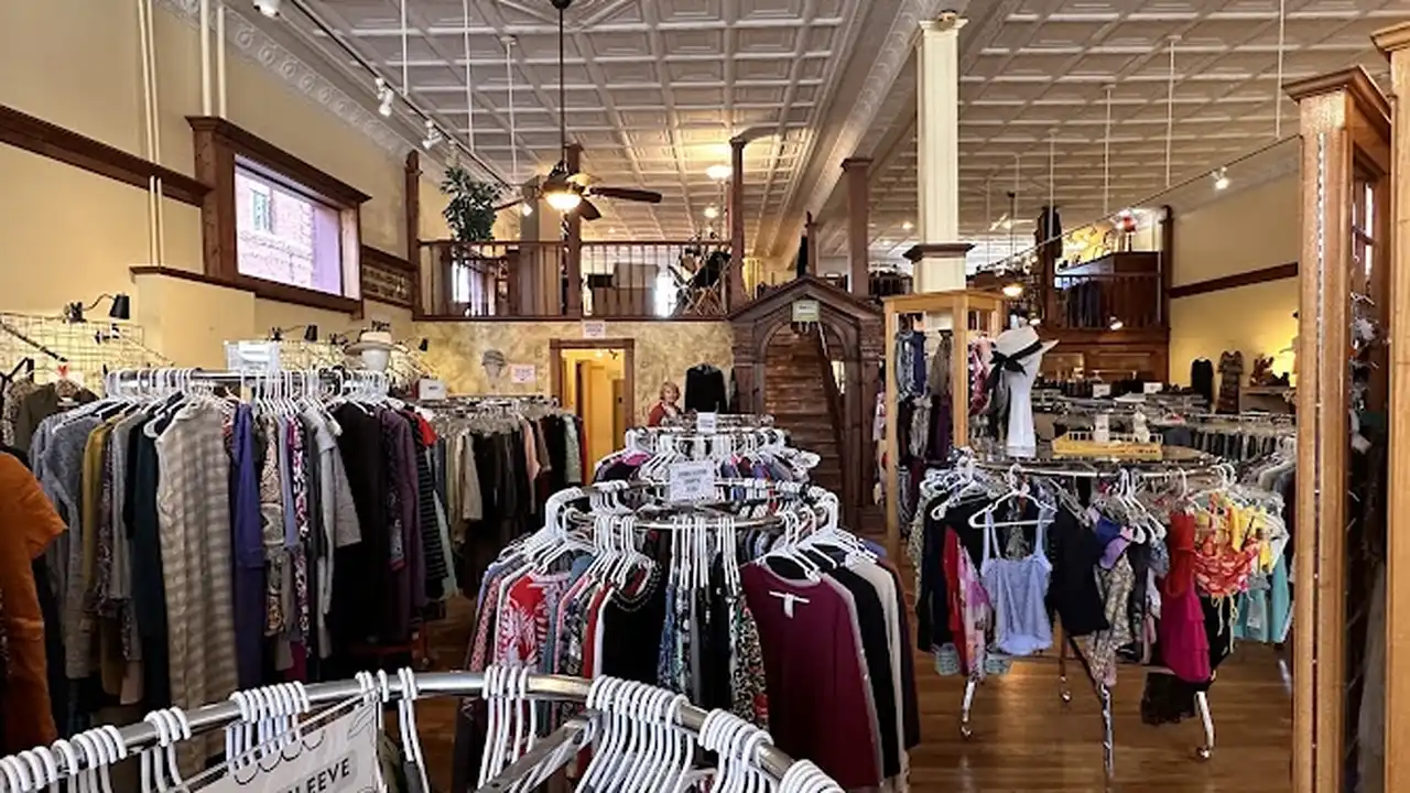 Consignment store in Salida, Colorado: Julie's Cubbie Clothing Consignment