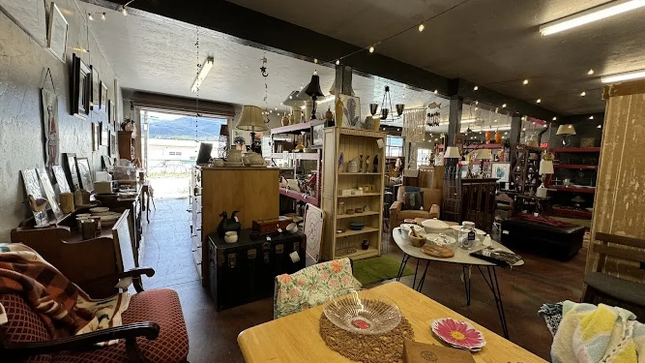 Consignment store in Salida, Colorado: Julie's Cubbie
