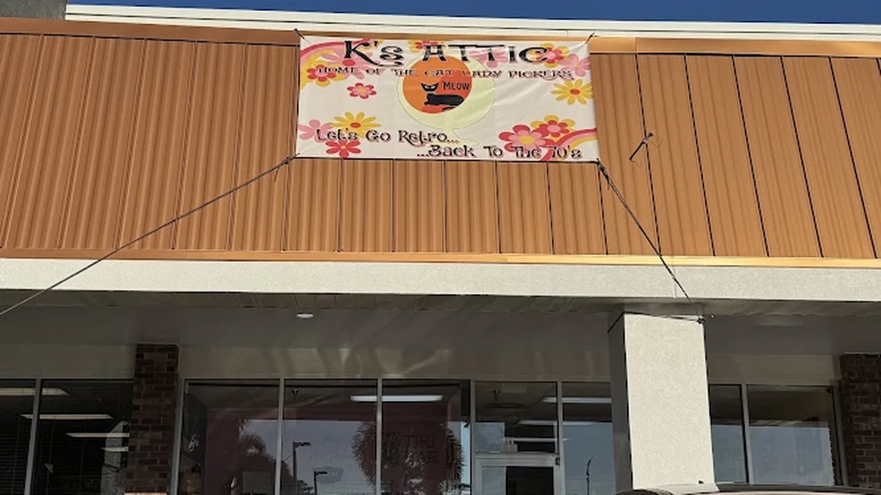 Consignment store in Fort Myers, Florida: K’s Attic Home of The Cat Lady Pickers