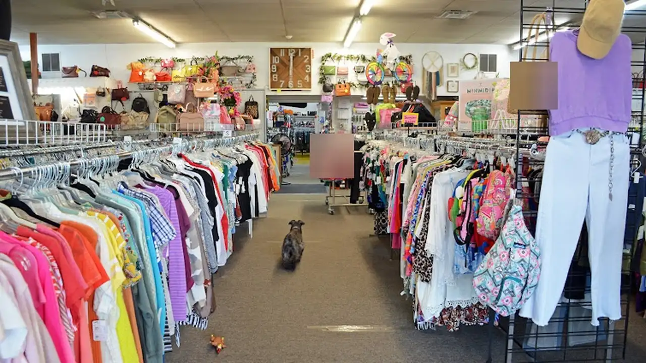 Consignment store in Crestwood, Kentucky: Kaelis Kloset