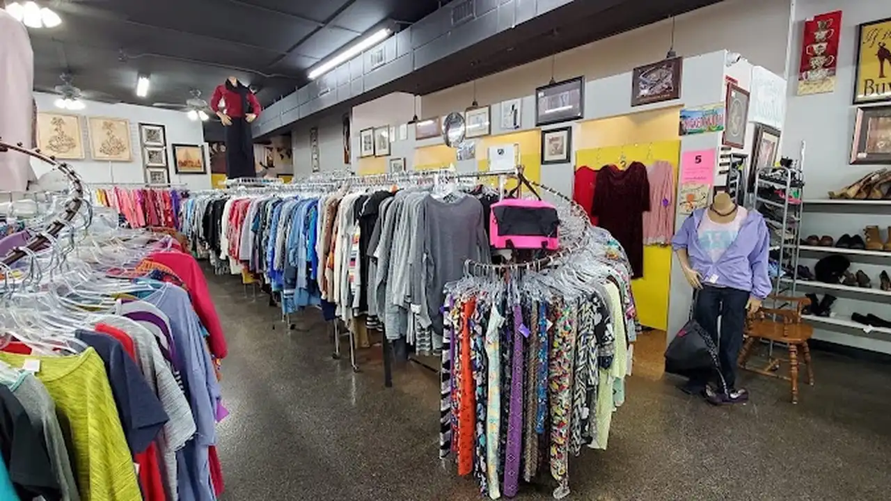 Consignment store in Pacific, Missouri: Kaleidoscope Consignment