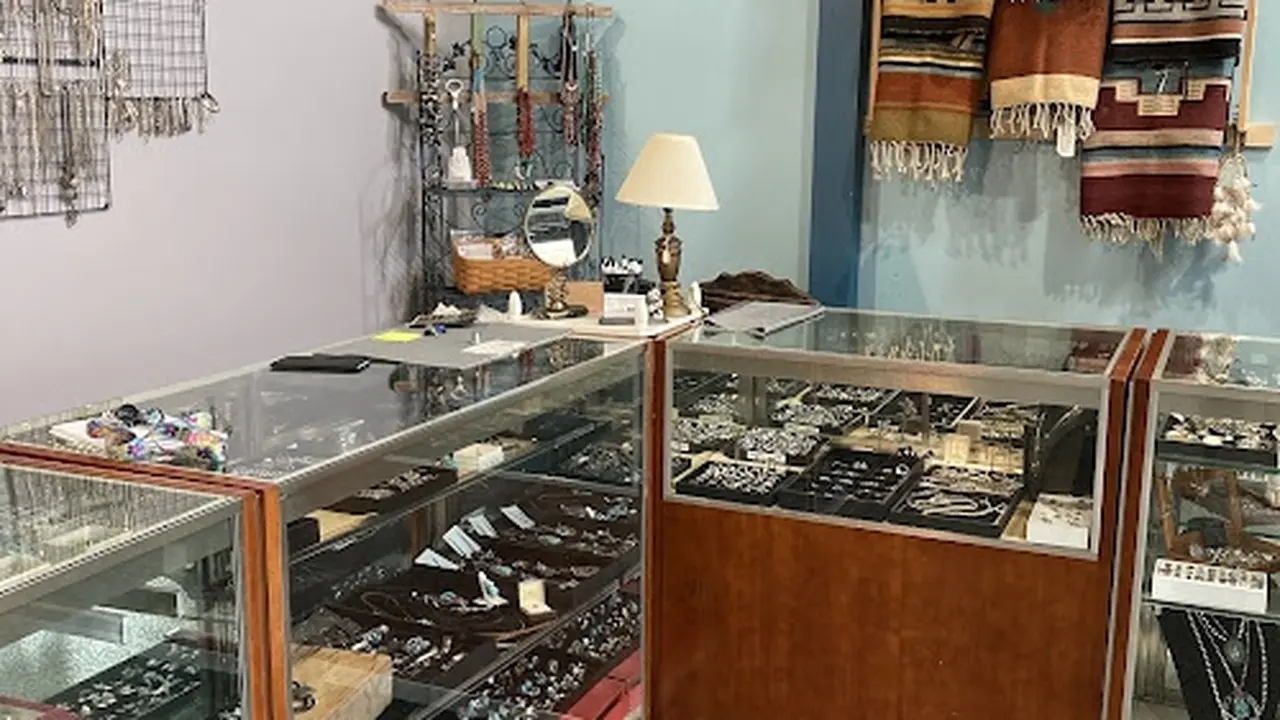 Consignment store in Elburn, Illinois: Kane County Coins & Currency