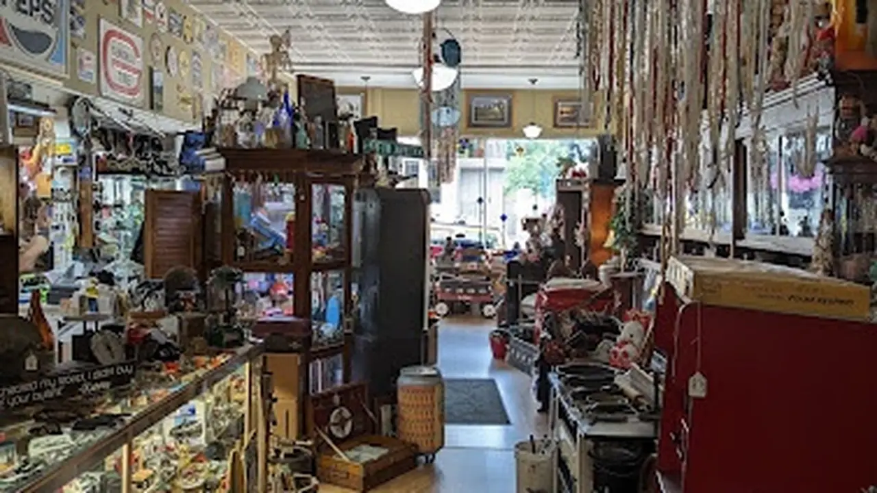 Consignment store in Black River Falls, Wisconsin: Karma New & Used