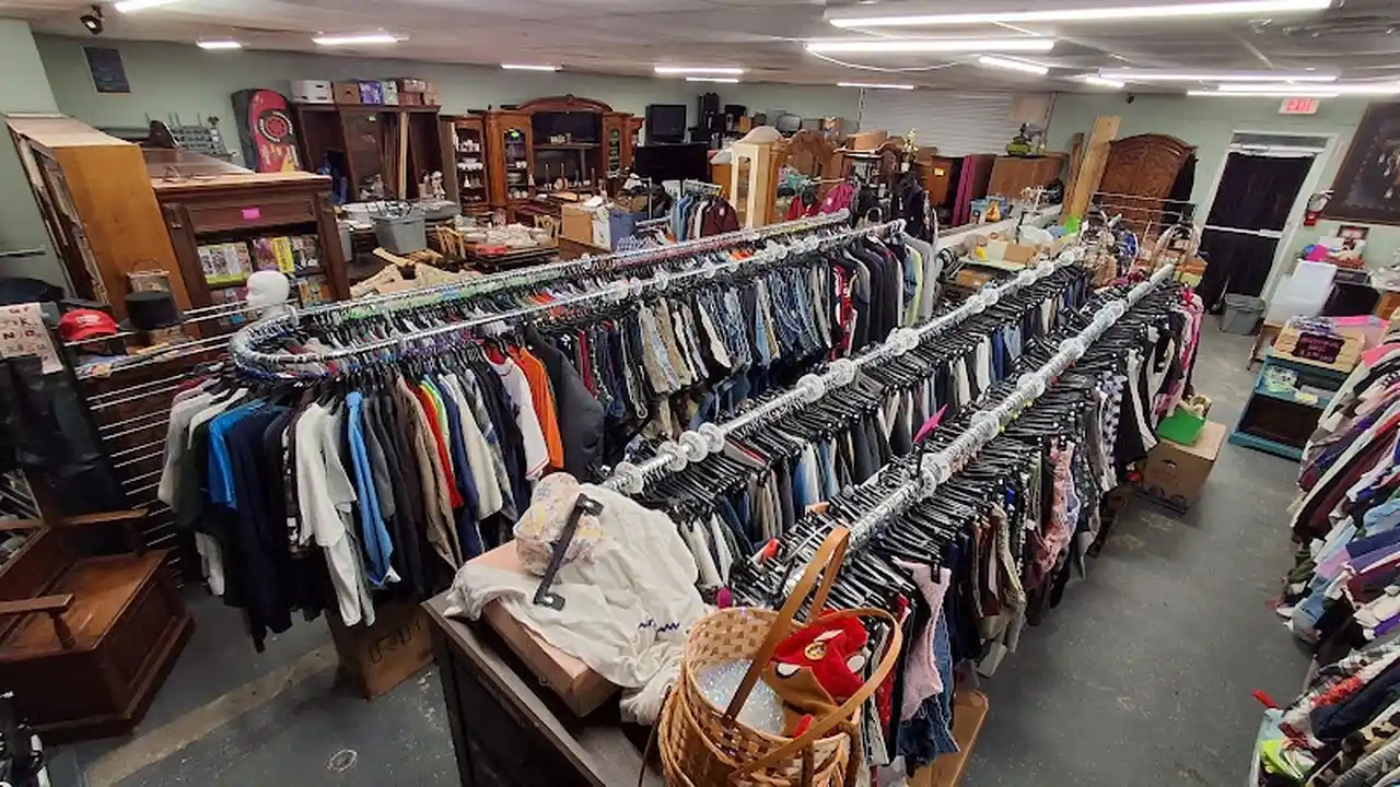 Consignment store in Liberty, Texas: Kasee Leal's Klassic Deals