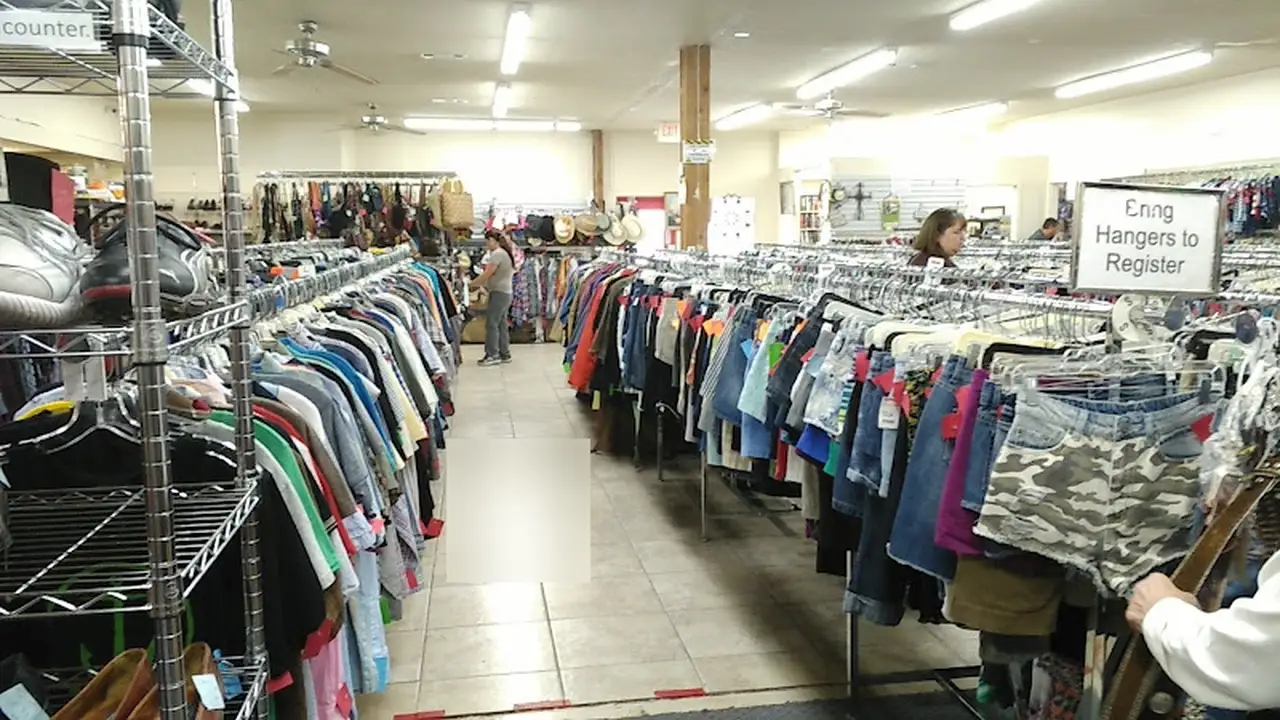 Consignment store in Canyon Lake, Texas: Kathi's Resale