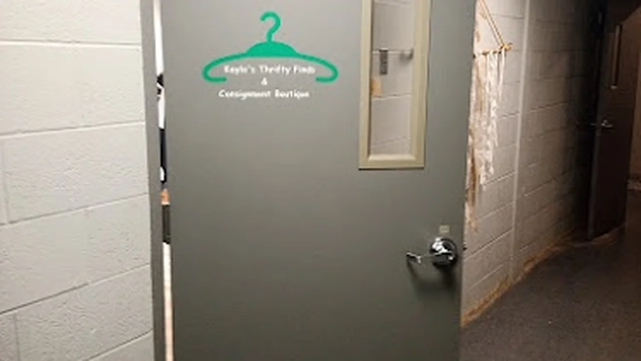 Consignment store in Saginaw, Michigan: Kayla's Thrifty Finds