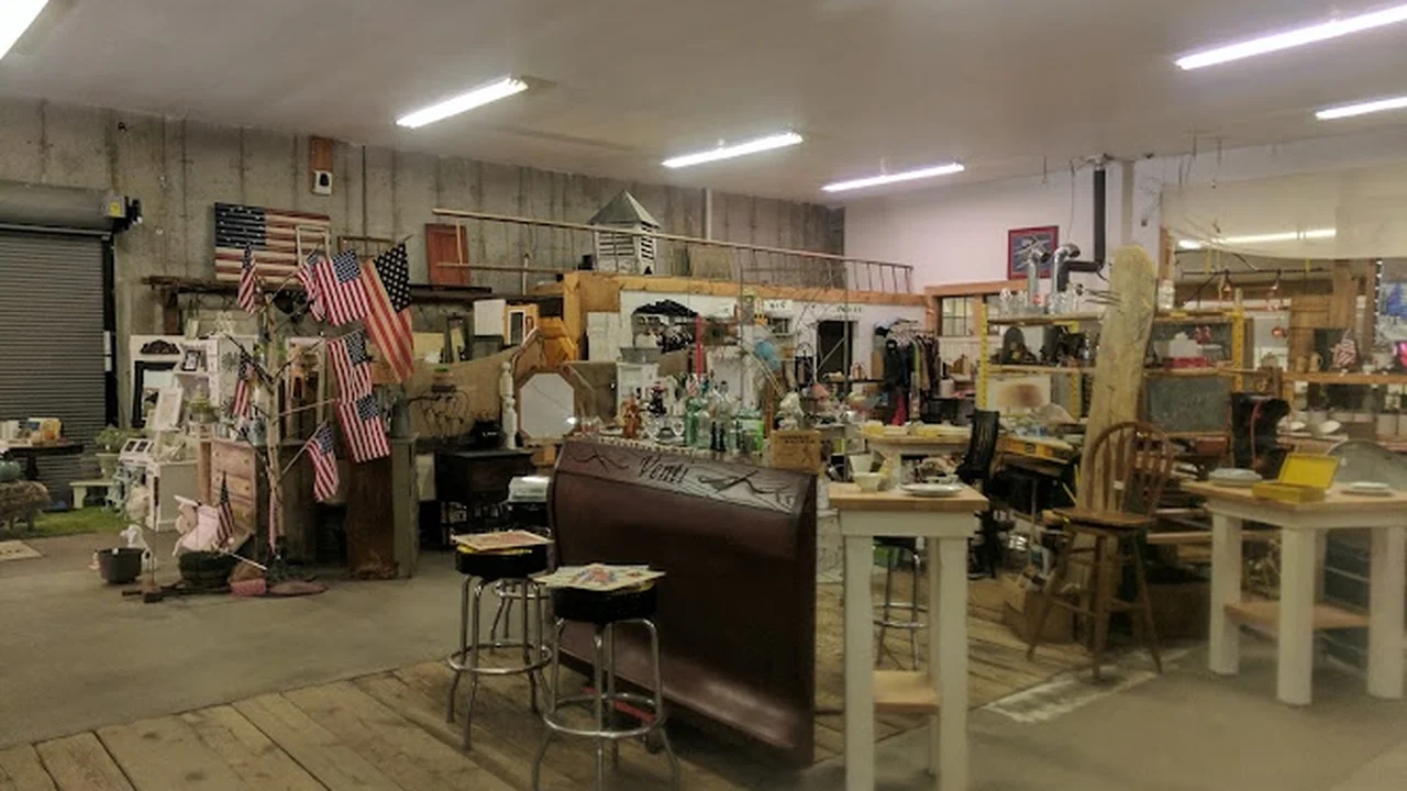 Consignment store in Warner, New Hampshire: Kearsarge Business Center