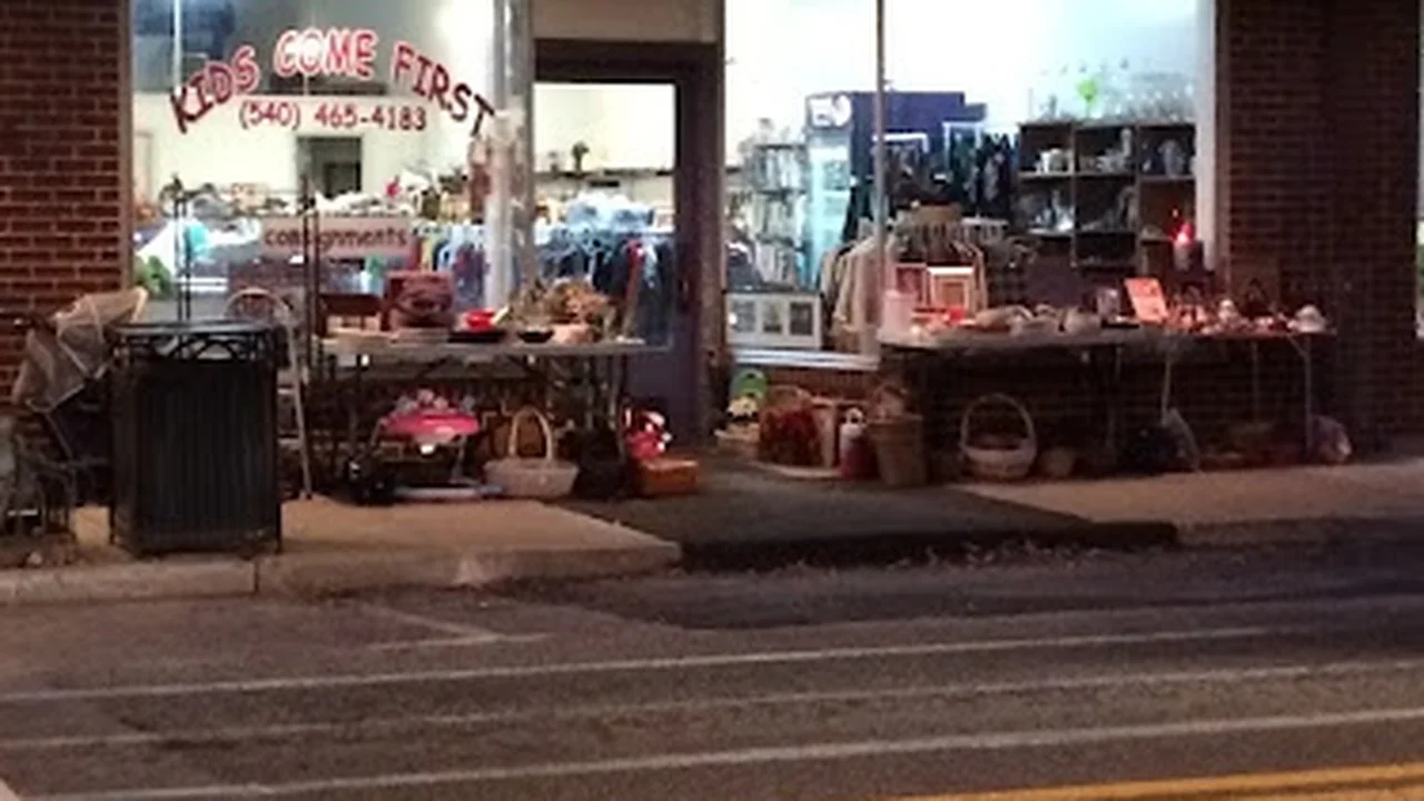 Consignment store in Strasburg, Virginia: Kids Come First