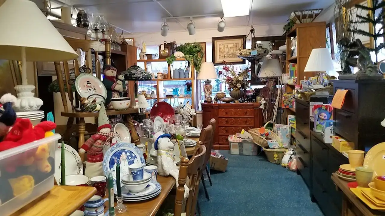 Consignment store in Blue Jay, California: Kim's Korner Consignment